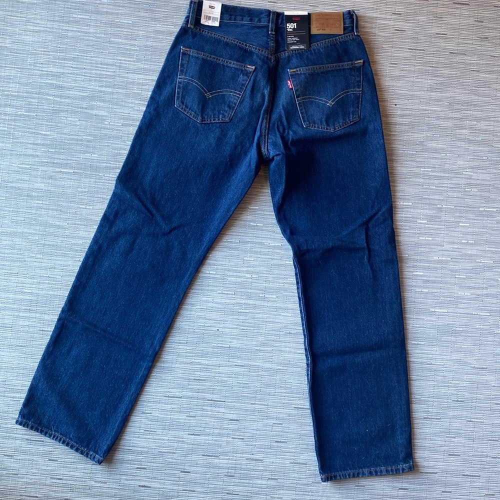 NWT Levi’s ‘90s 501 Jeans in dark wash - Picture 7 of 9